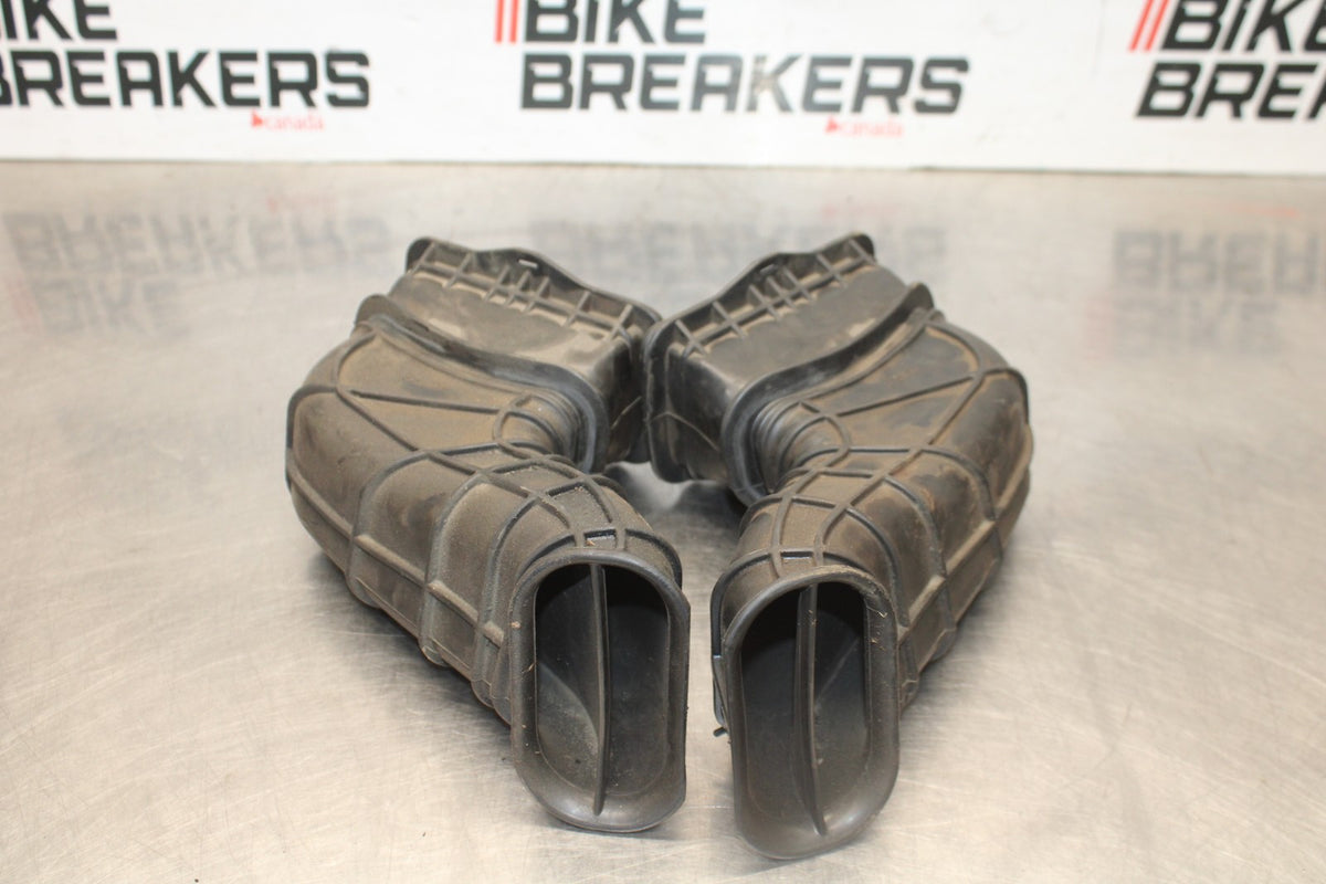 04-05 KAWASAKI NINJA ZX10R RIGHT LEFT AIR INTAKE DUCTS BB931