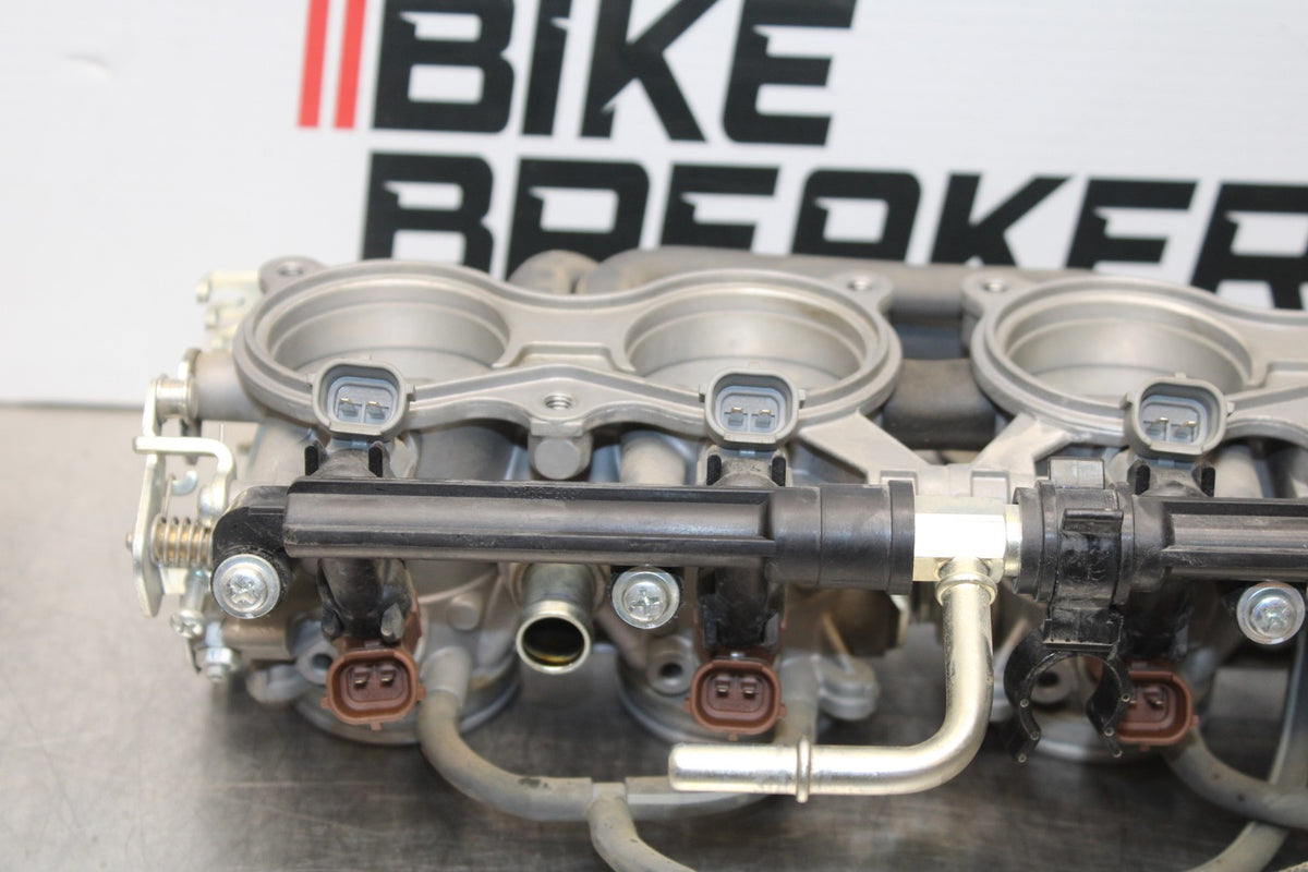 11-22 SUZUKI GSXR 600  MAIN FUEL INJECTORS / THROTTLE BODIES BB193