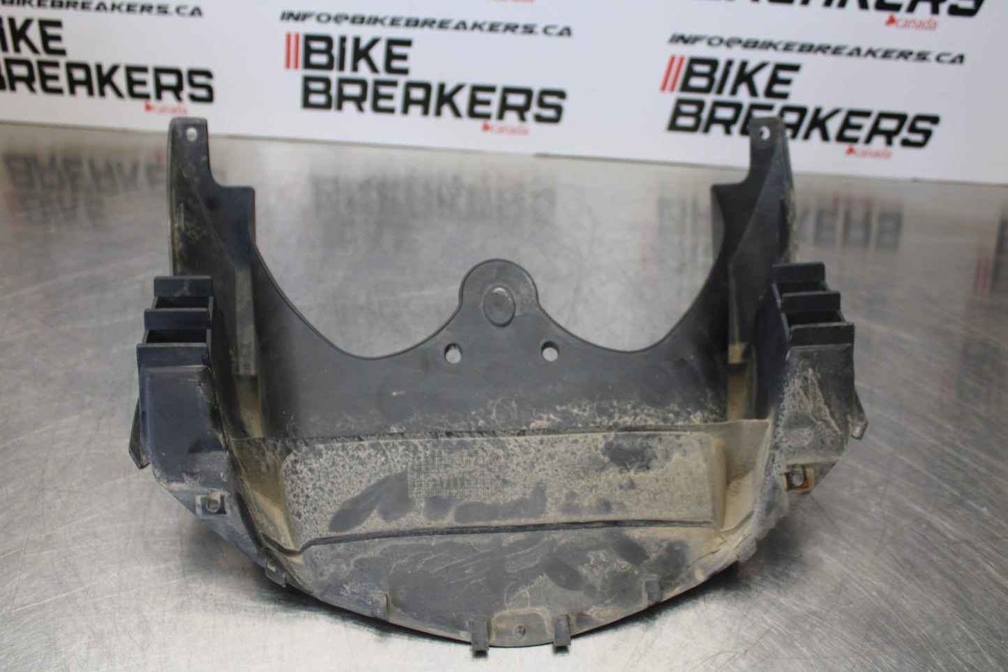 03 SUZUKI SV650S LOWER FRONT UPPER INNER HEADLIGHT COWL FAIRING  BB167