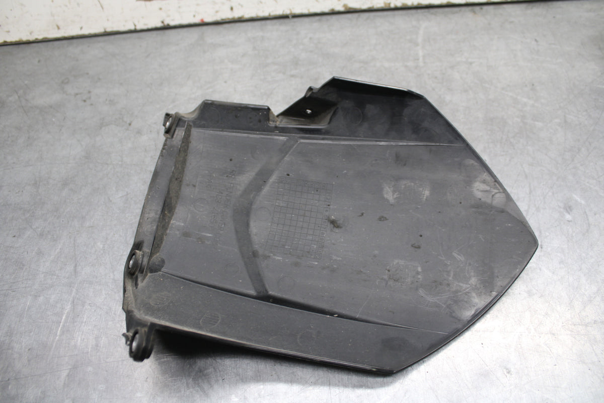 07-08 YAMAHA YZF R1 REAR BACK WHEEL TIRE HUGGER FENDER BB724