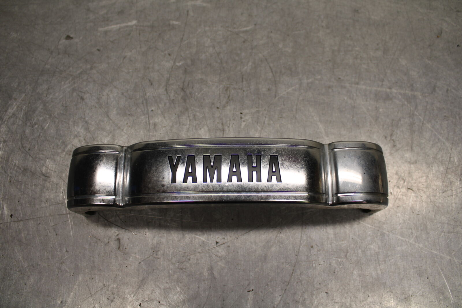 1984 Yamaha Virago 1000 FRONT FORKS CLAMP LOWER TRIPLE TREE COVER BB117