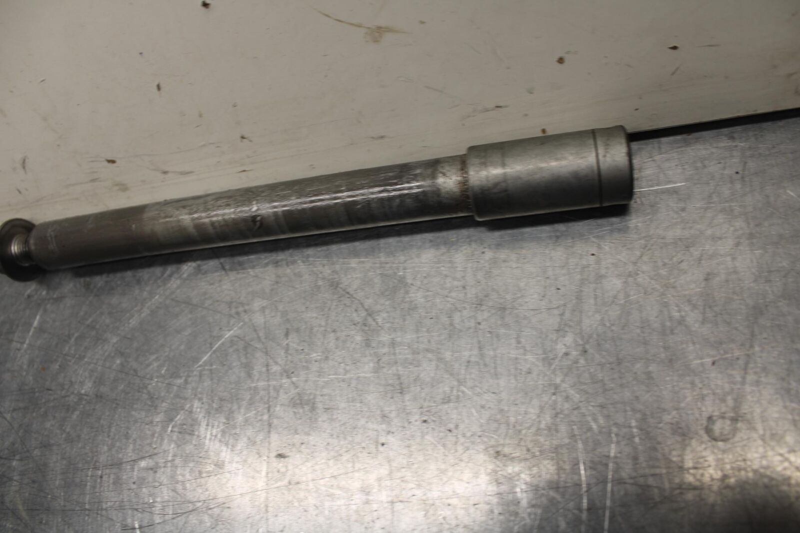 03-04 HONDA CBR600RR FRONT WHEEL RIM AXLE PIVOT BOLT 44301-MEE-000 BB614