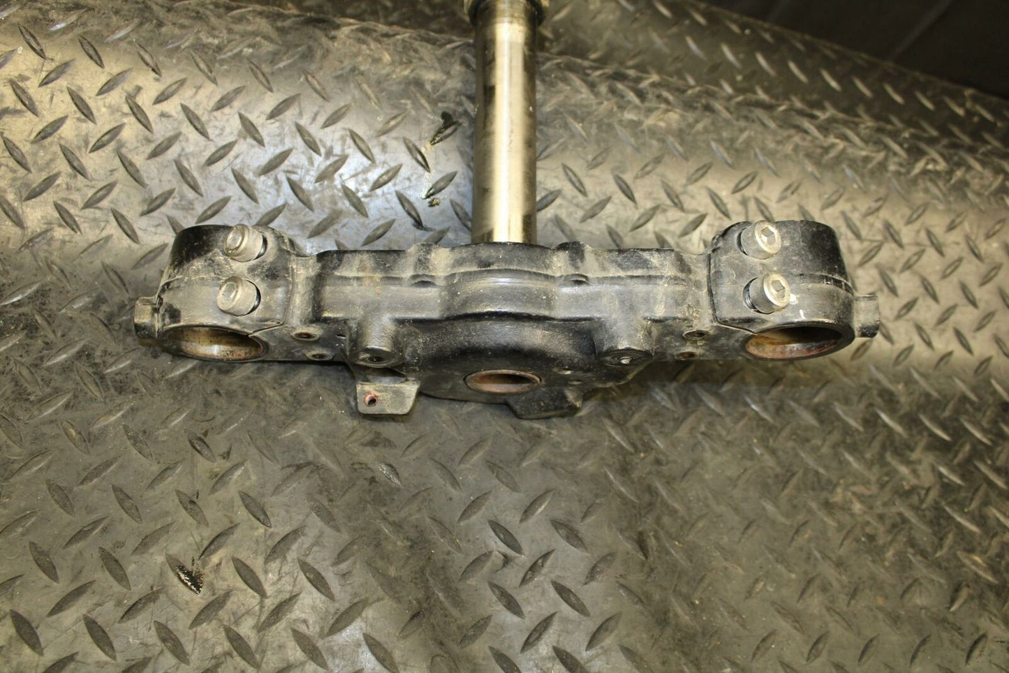 03-08 KAWASAKI VULCAN 1600 FRONT FORKS CLAMP LOWER TRIPLE TREE STEM  BB193