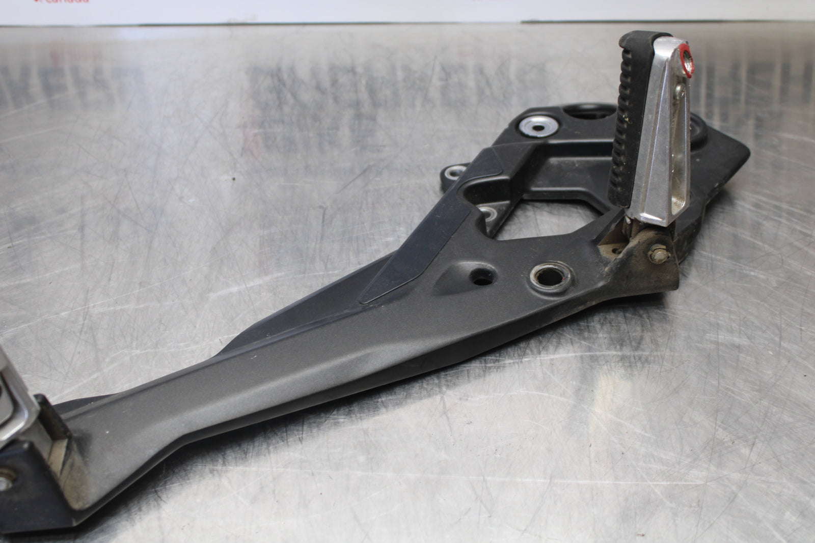 09-15 YAMAHA FZ6R RIGHT REARSET REAR SET DRIVER FOOT PEG REST STOP BB161