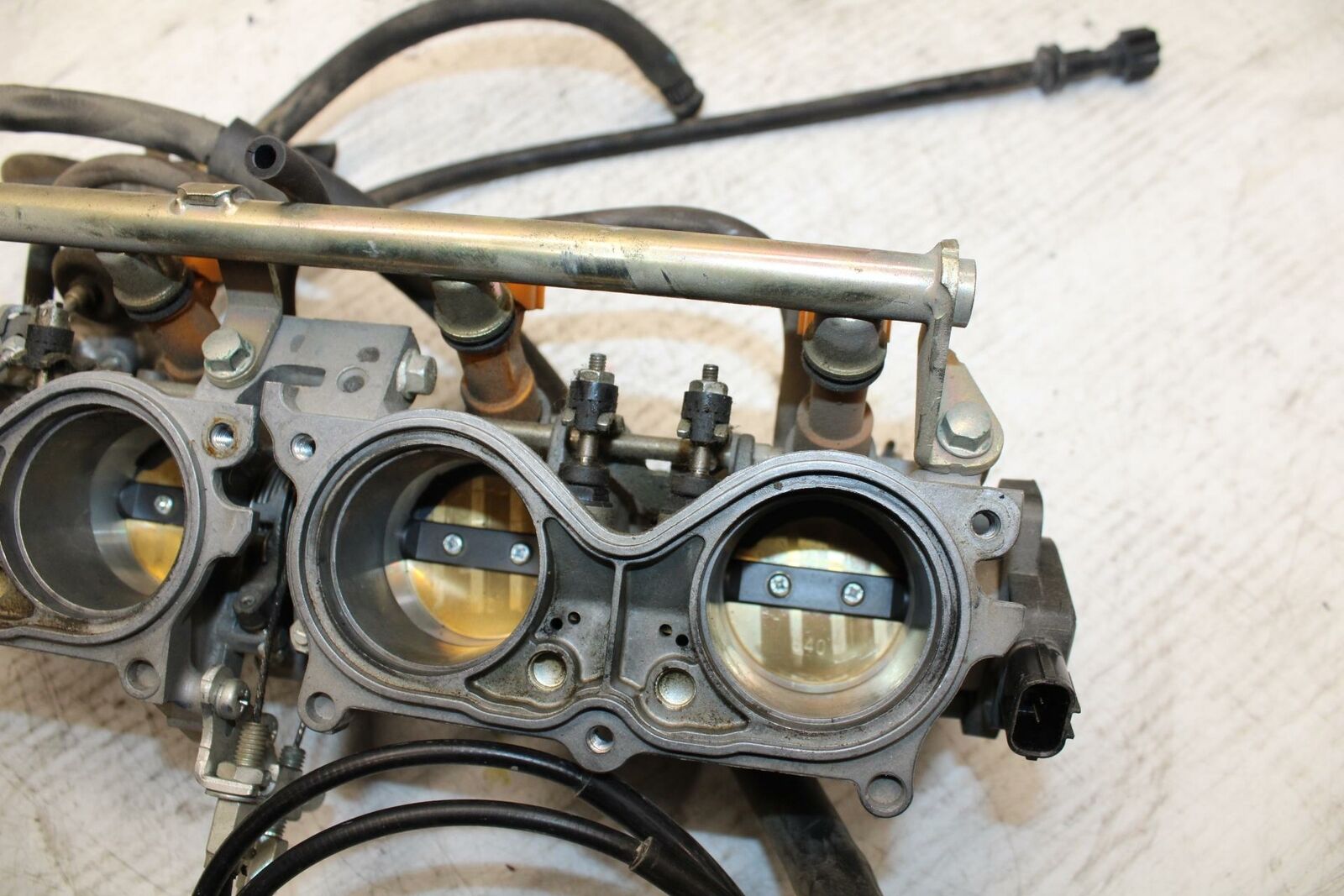 05-06 HONDA CBR600RR MAIN FUEL INJECTORS / THROTTLE BODIES BB307