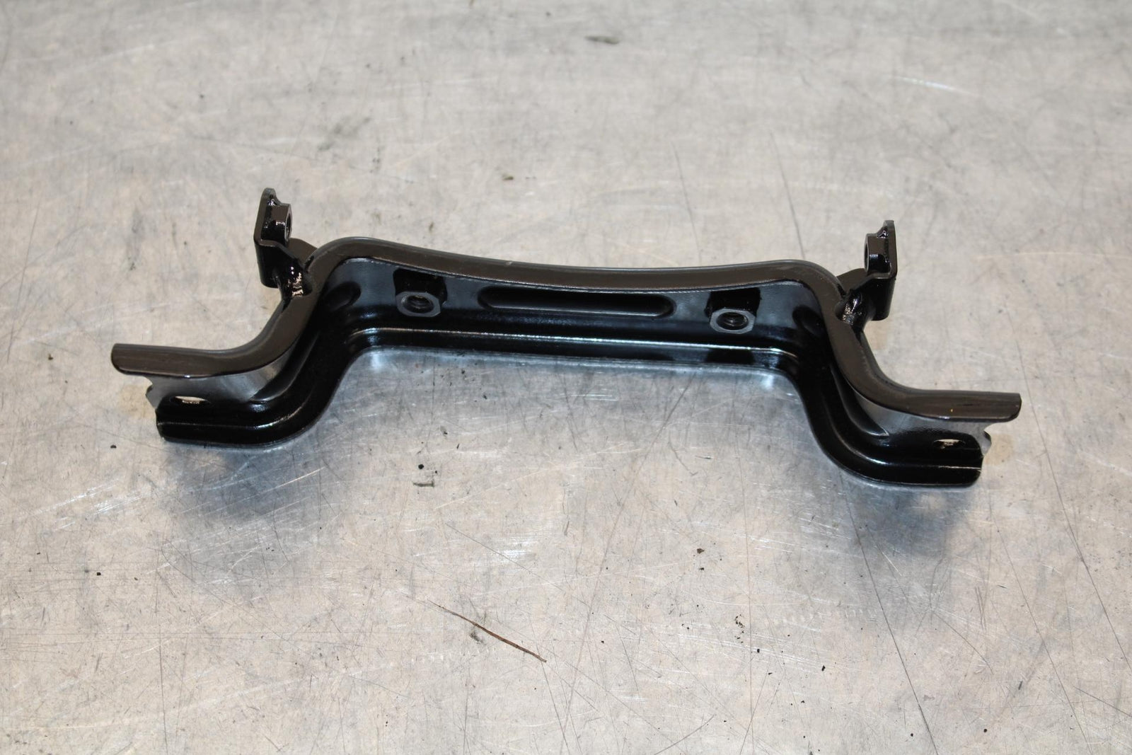 19-22 KAWASAKI Z400 GAS TANK FUEL CELL PETROL RESERVOIR BRACKET MOUNT BB70