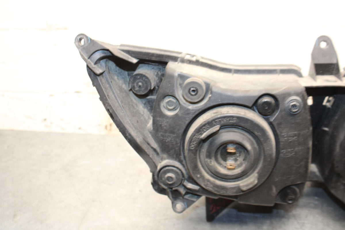 2012 Yamaha FZ8 FRONT HEADLIGHT HEAD LIGHT LAMP BB550