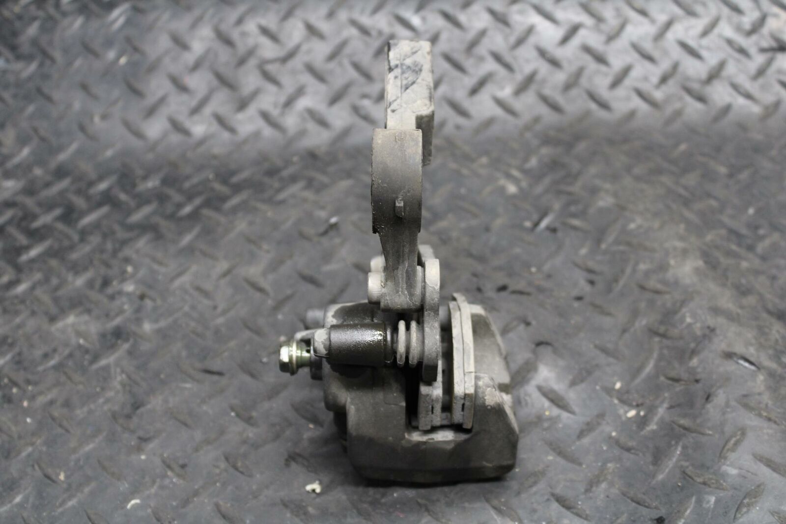 07-09 KAWASAKI VERSYS 650 REAR BACK BRAKE CALIPER W MOUNT BRACKET BB206