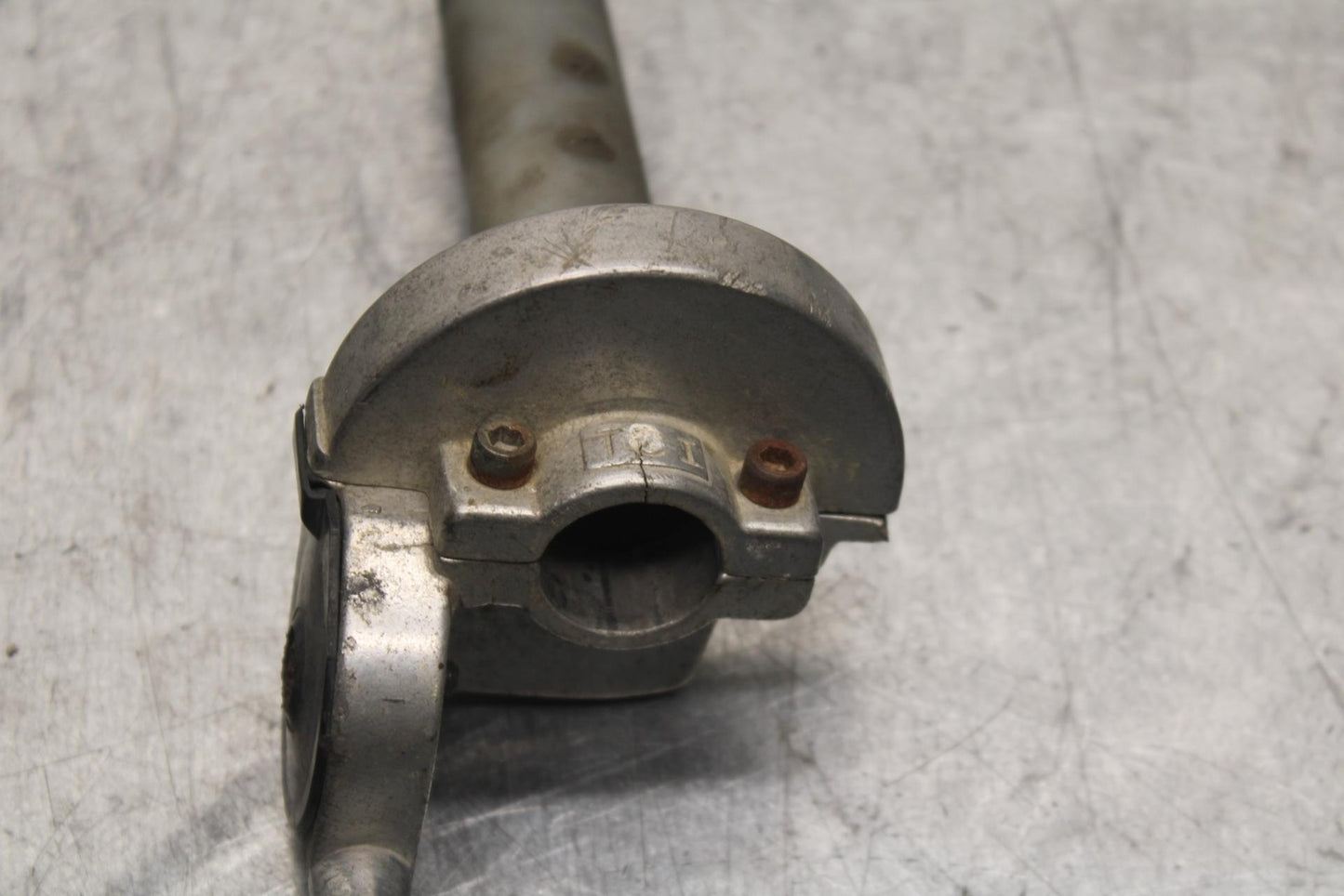 2005 Yamaha Banshee 350 YFZ350 RIGHT THROTTLE GRIP BB79