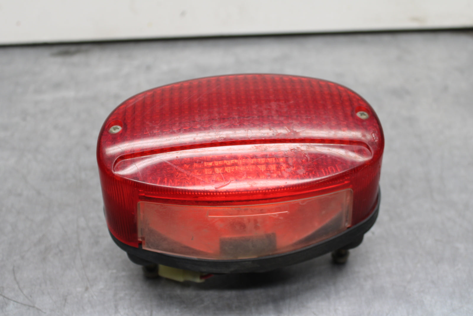 02-03 YAMAHA V STAR 1100 TAILLIGHT REAR TAIL BRAKE LIGHT BB124