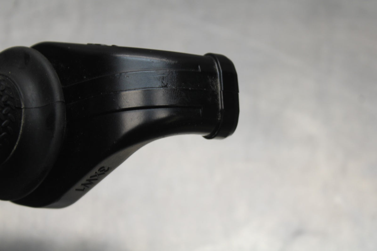 22-25 YAMAHA YZF R7 RIGHT THROTTLE GRIPBB850