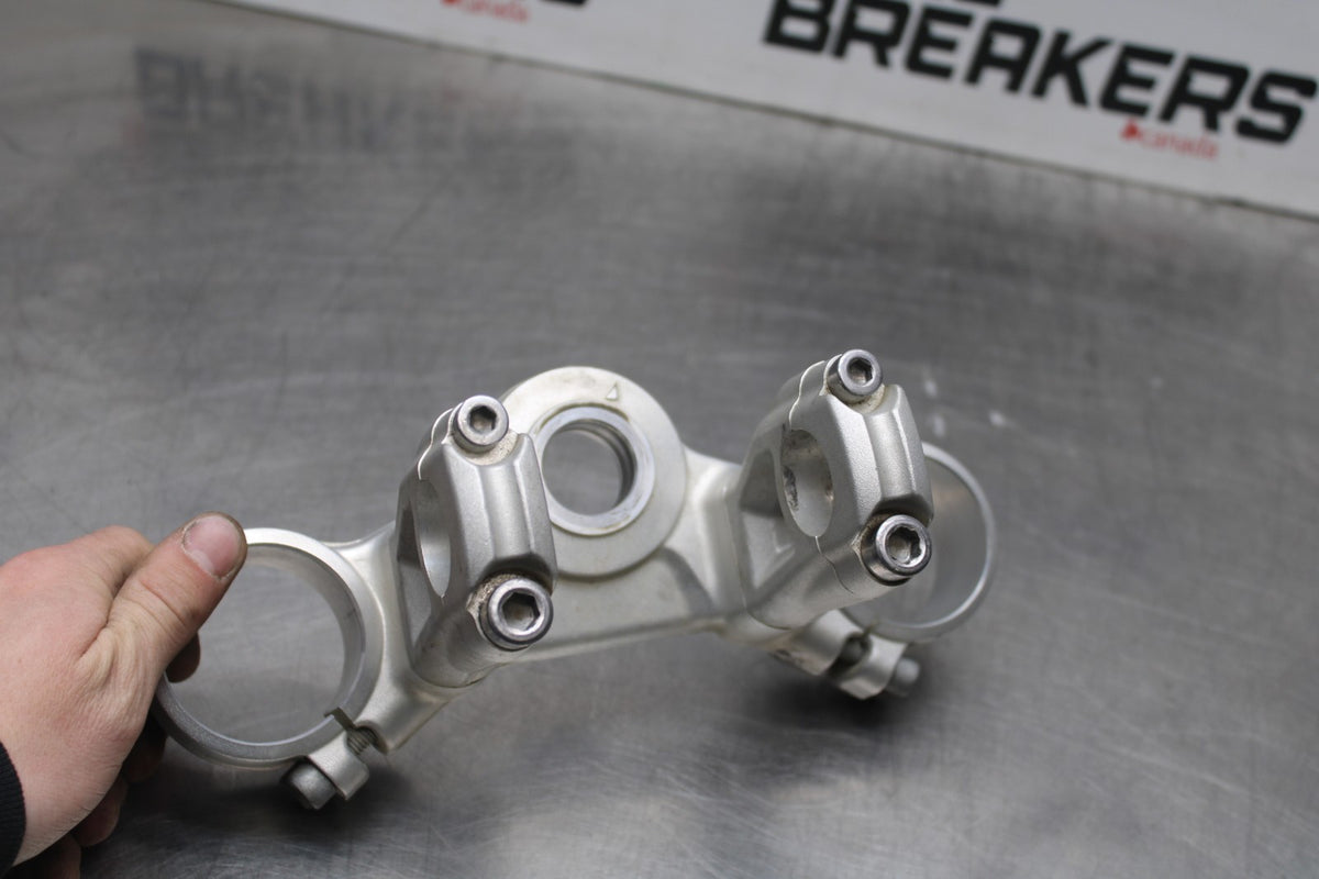 15 TRIUMPH TIGER 800 FORKS UPPER TRIPLE TREE CLAMP BB873