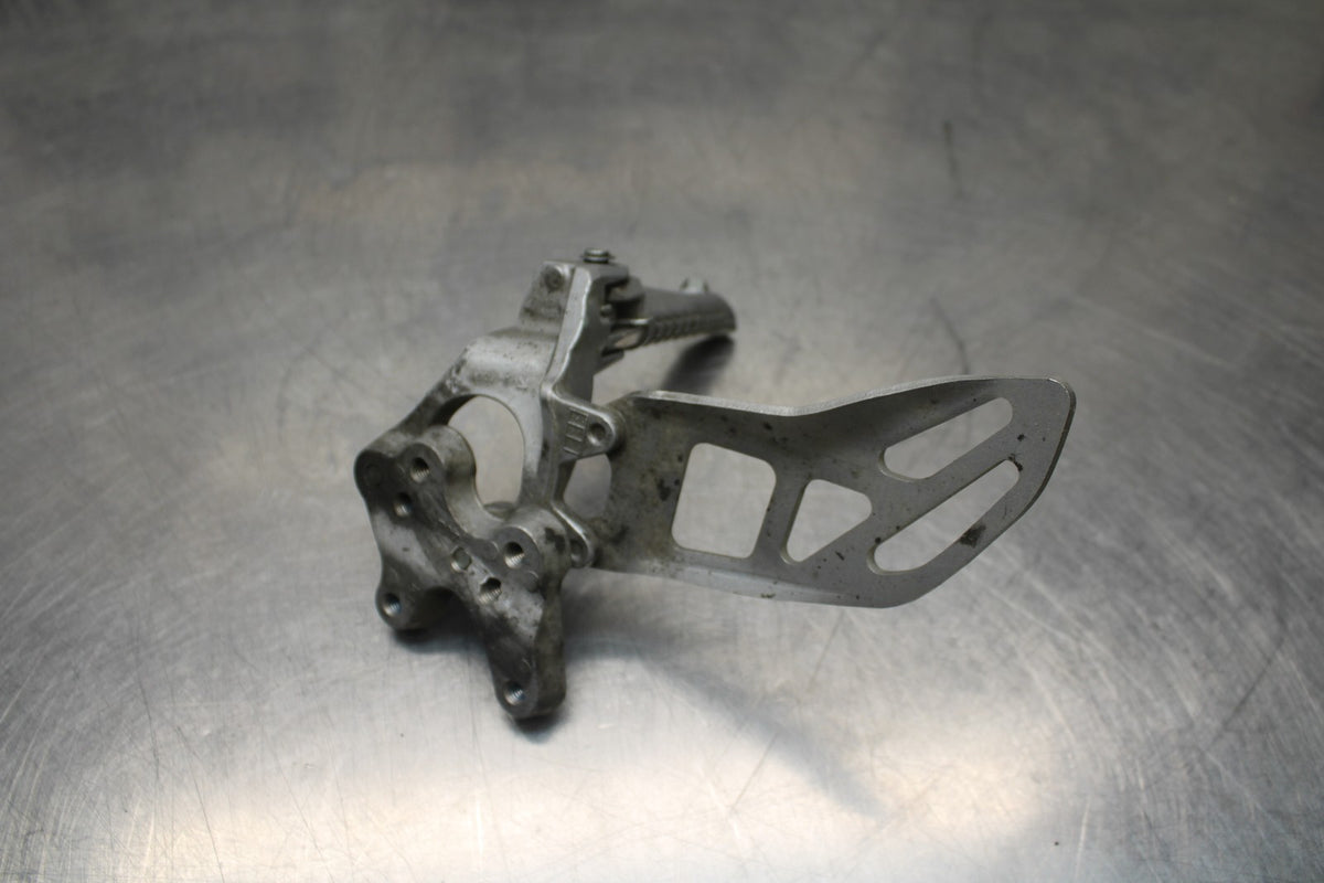 08-10 SUZUKI GSXR 600 LEFT REARSET REAR SET DRIVER FOOT PEG REST STOP BB810