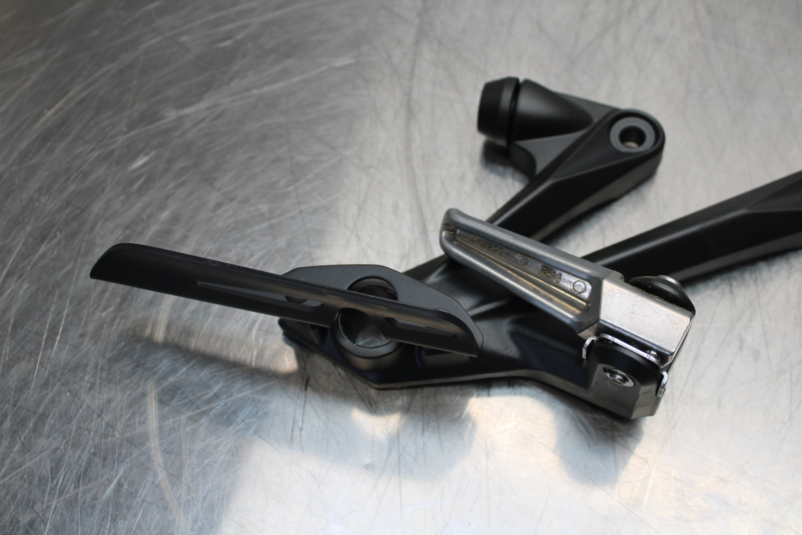 23-24 KAWASAKI NINJA ZX14R REAR BACK PASSENGER PEG SET PAIR BB153