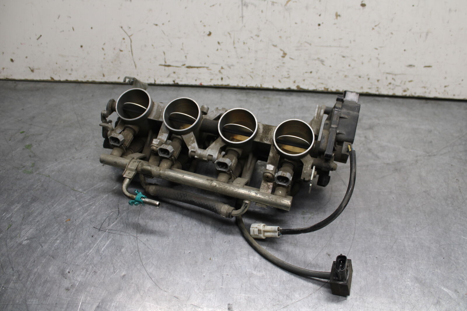 06-07 SUZUKI GSXR 600 MAIN FUEL INJECTORS / THROTTLE BODIES BB737
