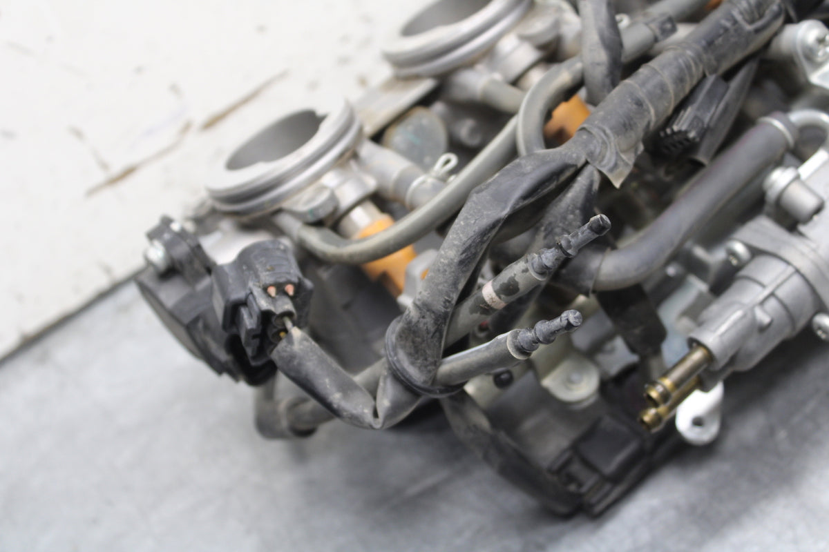 09-15 YAMAHA FZ6R MAIN FUEL INJECTORS / THROTTLE BODIES 20S-13750-00-00 BB686