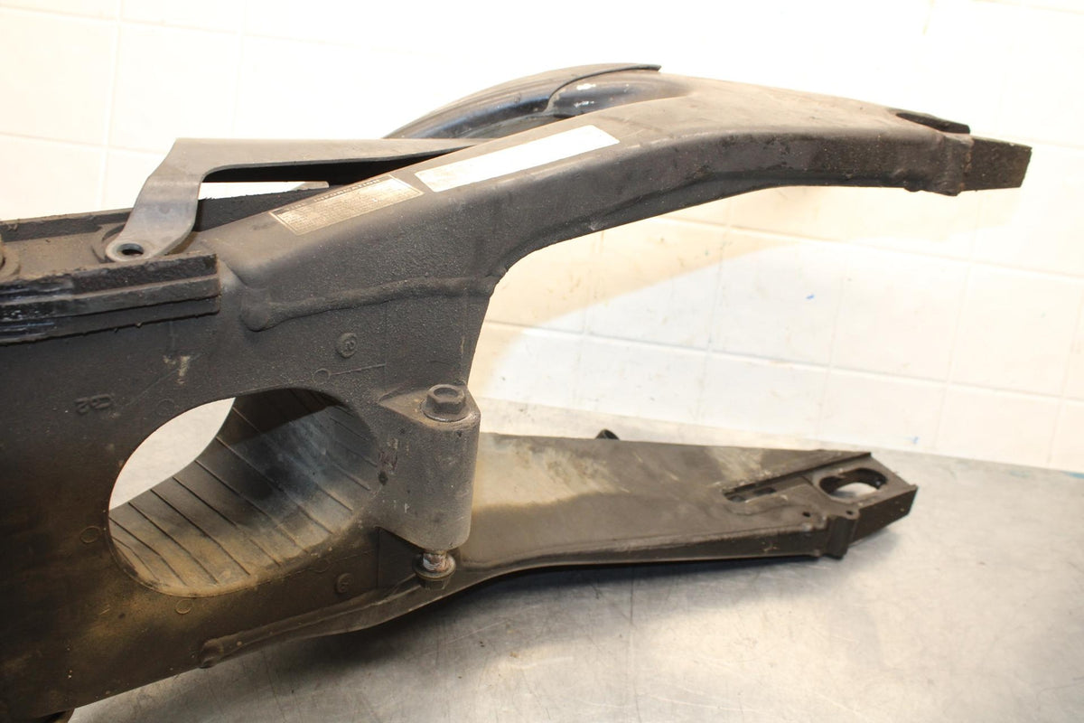 2007 Yamaha YZF R6 REAR BACK SUSPENSION SWING ARM 13S-22110-00-00 BB590