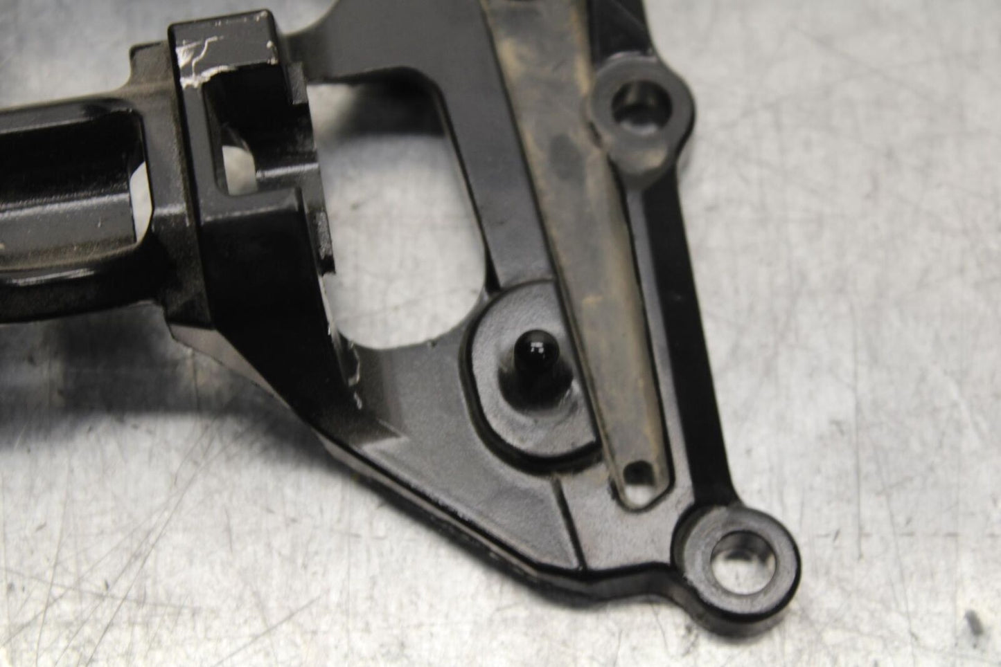 20-21 YAMAHA XSR900 GAS TANK FUEL CELL PETROL RESERVOIR BRACKET  BB599