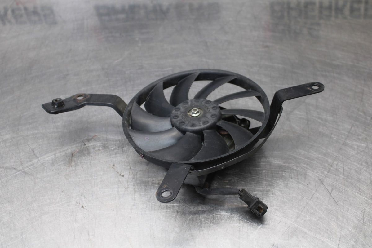 12 TRIUMPH STREET TRIPLE R ENGINE RADIATOR COOLING FAN BB914