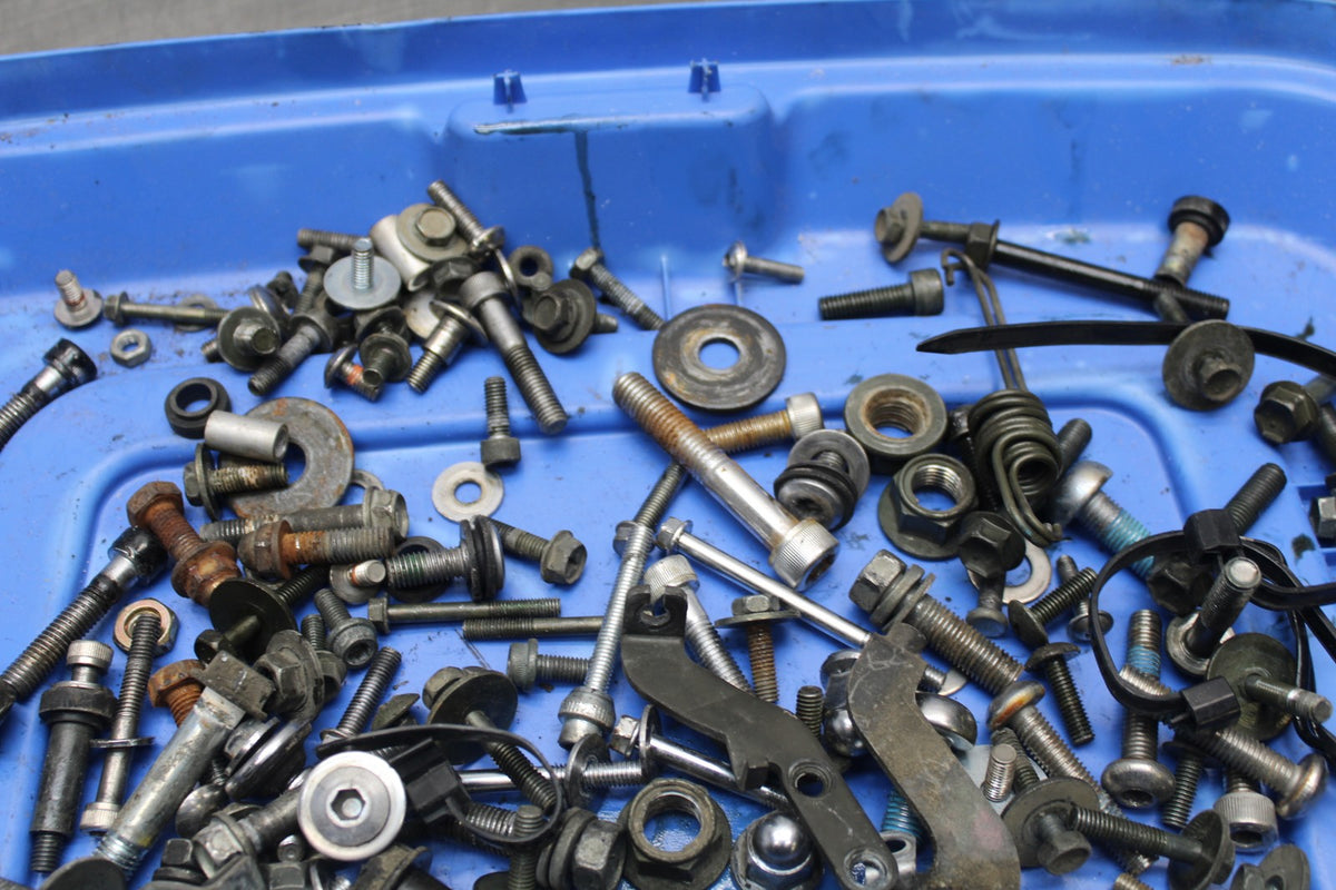 2006 Suzuki Boulevard C90  BOLTS HARDWARE MOTOR SCREWS BB849