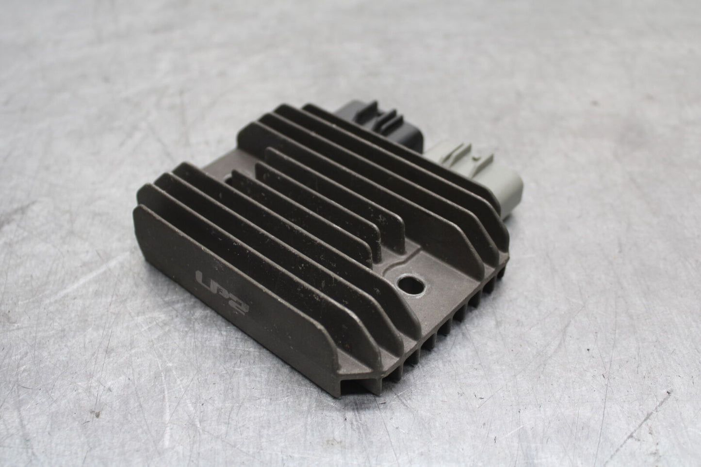 09-12 KAWASAKI NINJA ZX6R RECTIFIER VOLTAGE REGULATOR 21066-0028 BB698