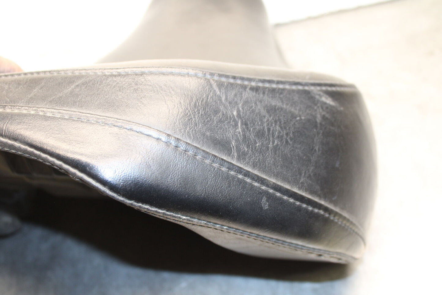 14-15 YAMAHA V STAR 1300 XVS1300CT TOURER FRONT DRIVERS SEAT BB722