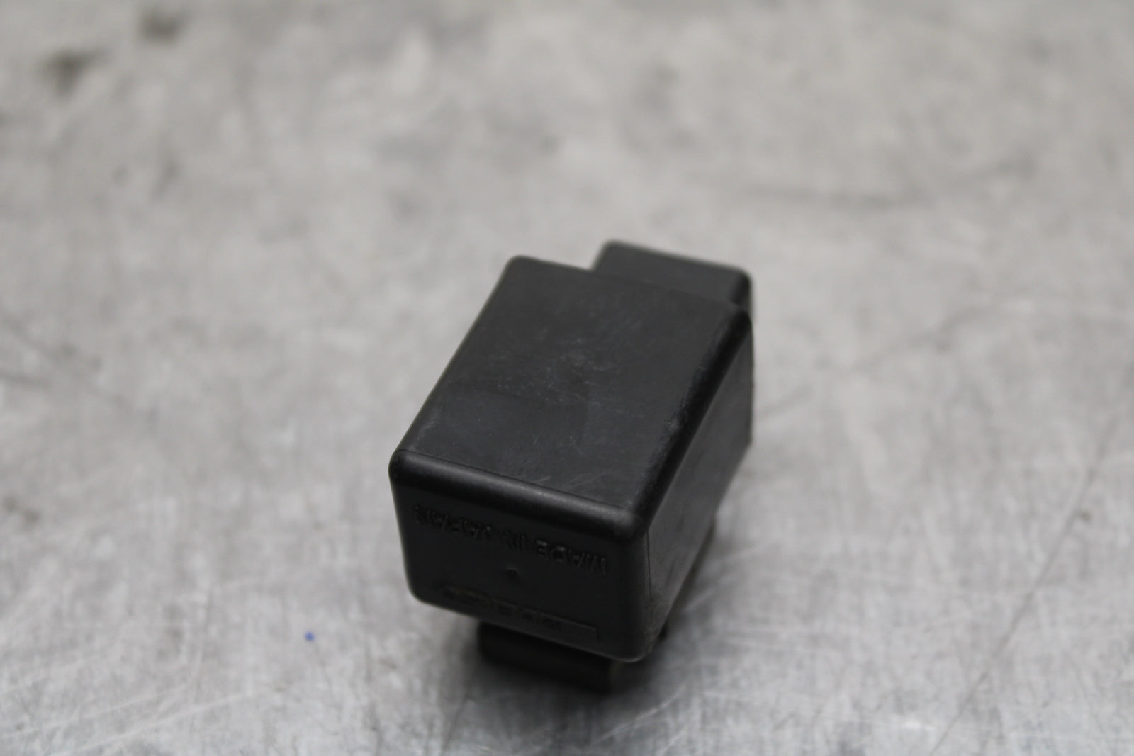 04-05 YAMAHA YZF R1 TURN SIGNAL BLINKER RELAY FLASHER SWITCH BB131