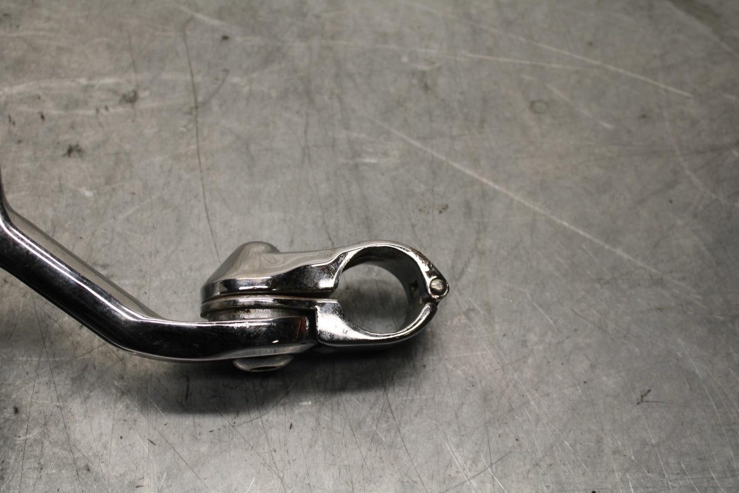 2005 Kawasaki Vulcan 1600 VN1600D Nomad REAR PASSENGER FOOT STEP PEG BB556