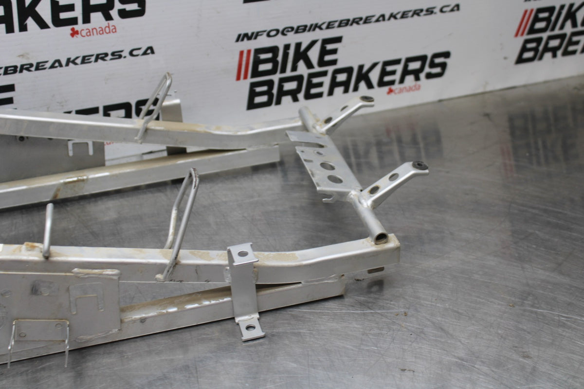 98-05 HONDA SUPER HAWK 1000 VTR1000F REAR SUBFRAME BACK SUB FRAME BB821