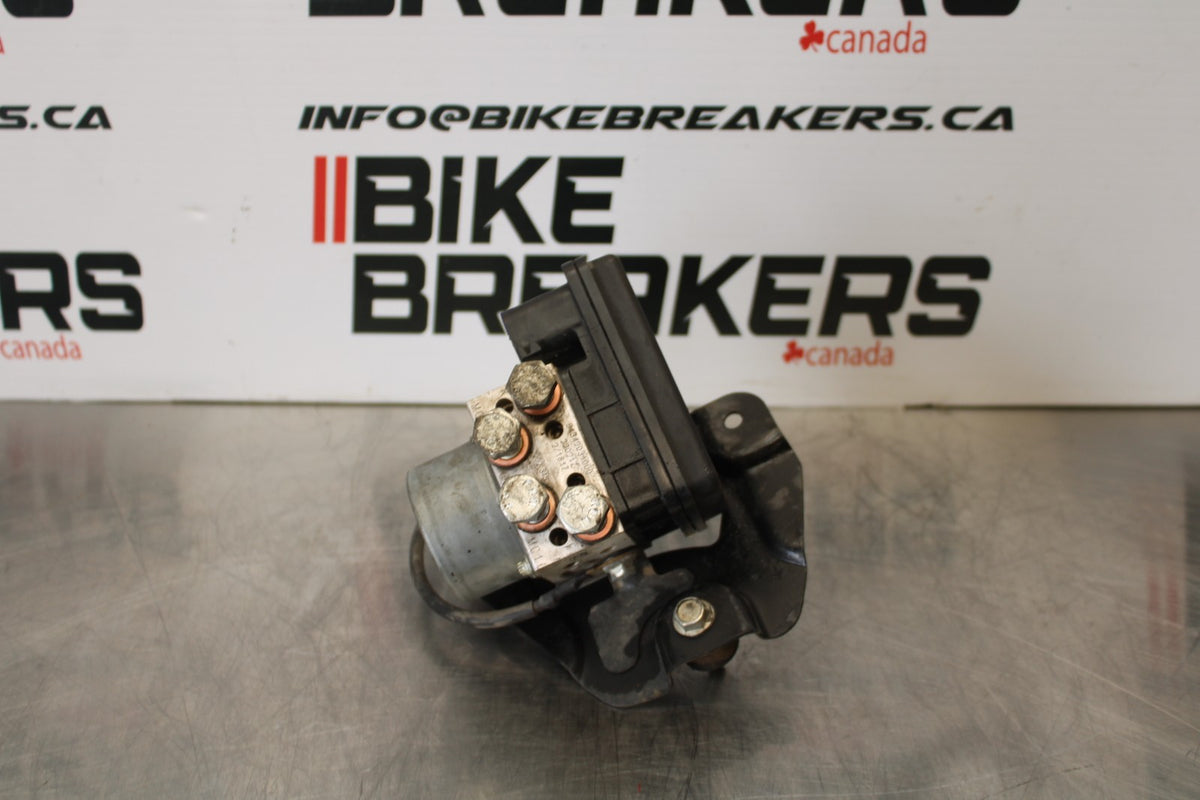 17-22 KTM 390 DUKE ABS PUMP UNIT MODULE BB180