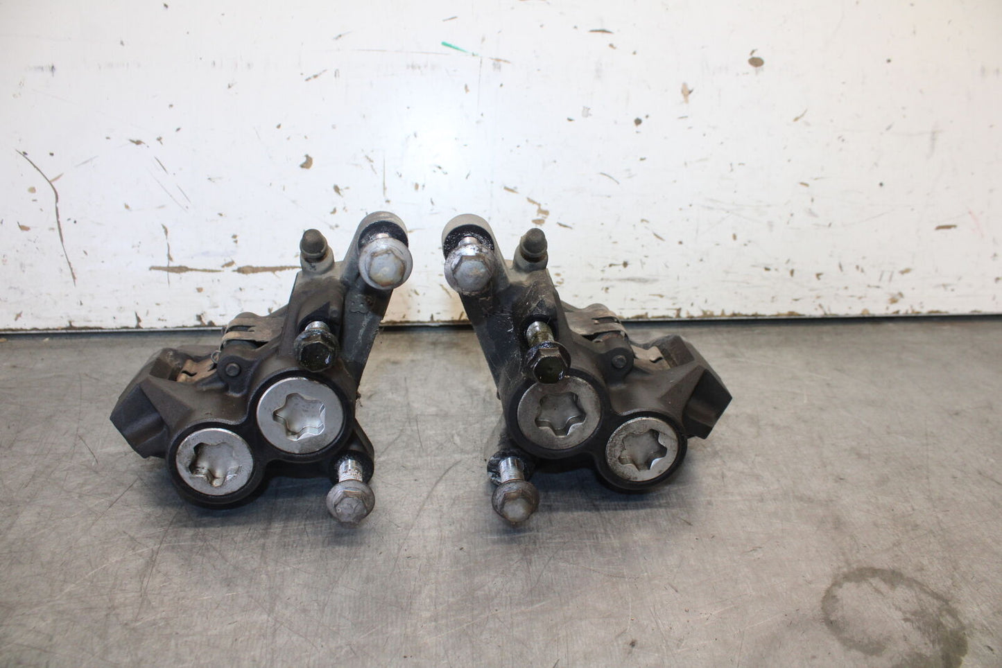 07-09 YAMAHA FZ6 RIGHT LEFT FRONT BRAKE CALIPER SET PAIR CALIPERS BB713