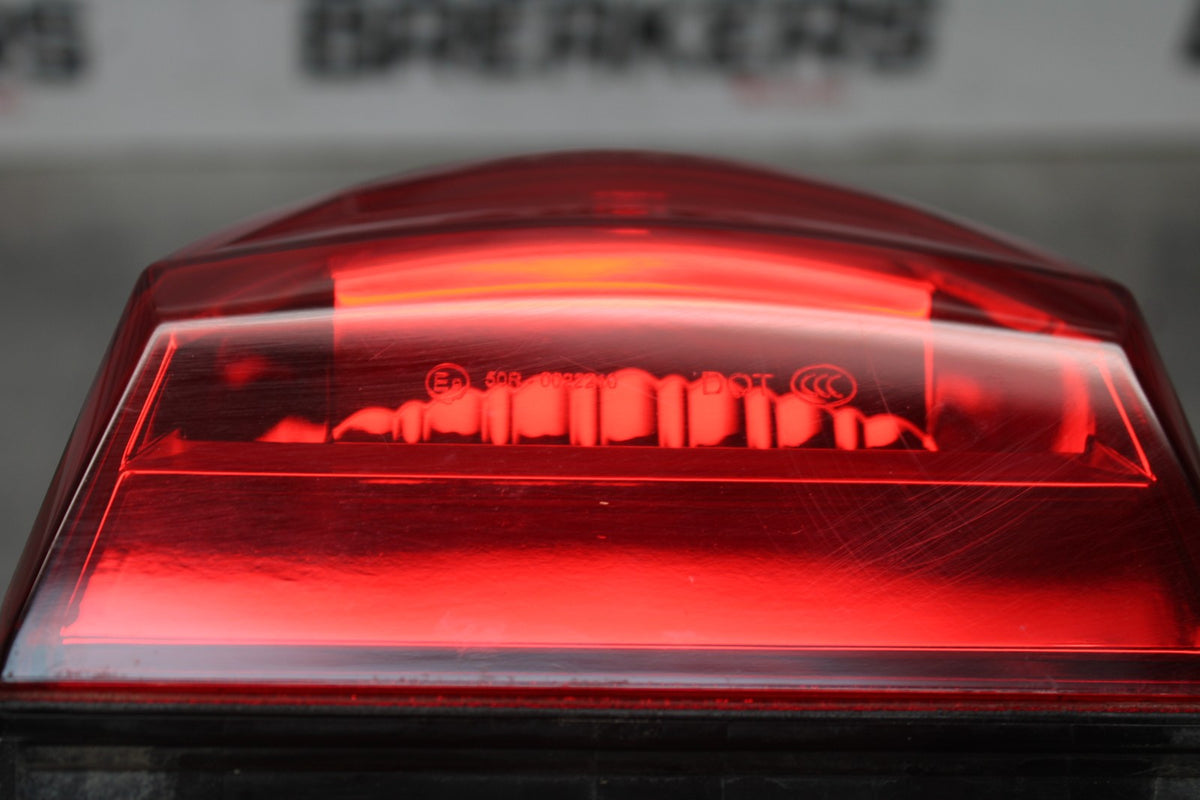 22 HARLEY-DAVIDSON PAN AMERICA 1250 REAR TAIL TAILLIGHT BACK BRAKE LIGHT BB910