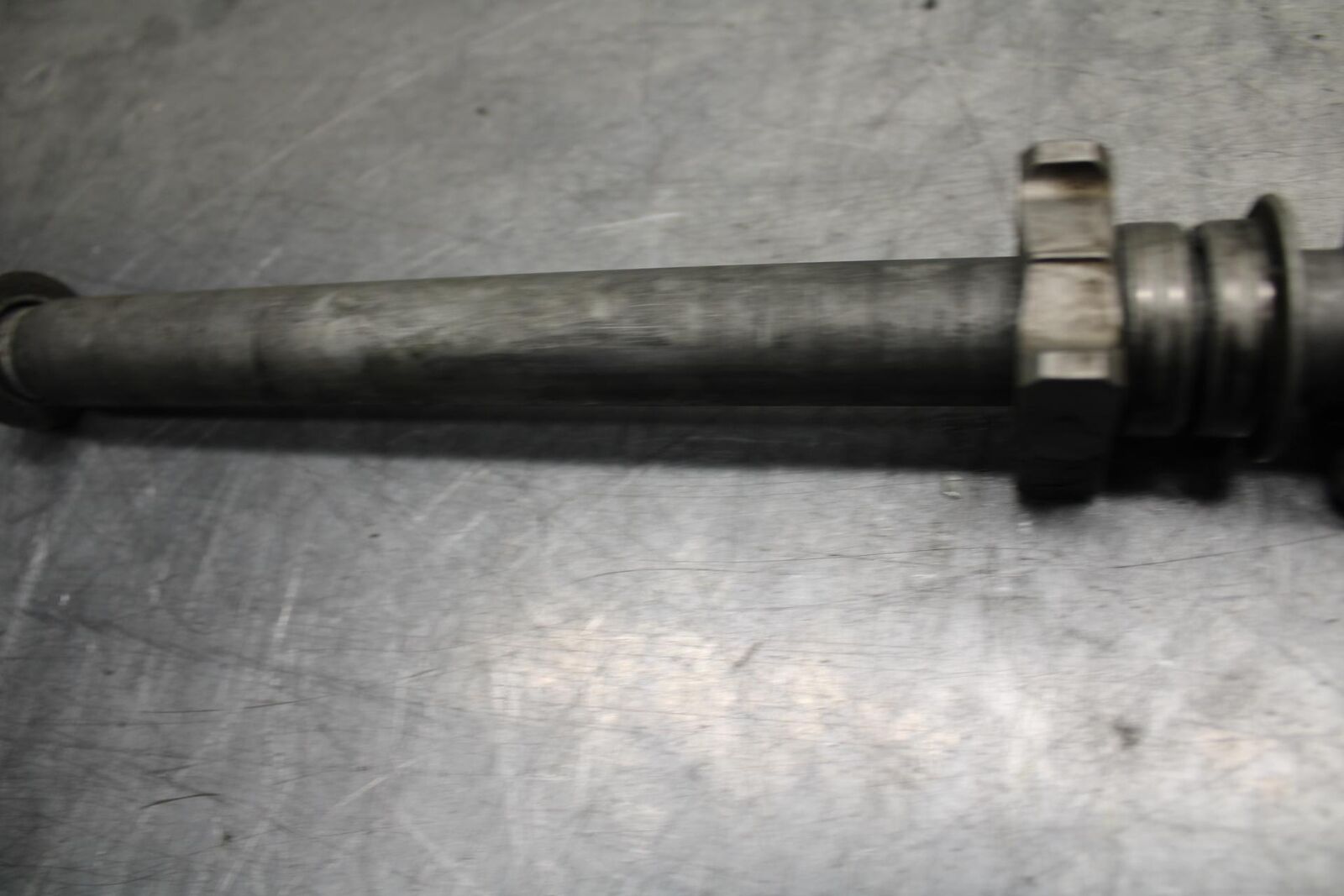 06-07 HONDA CBR1000RR REAR AXLE WHEEL RIM PIVOT BOLT AXEL 42301-MEL-000 BB99
