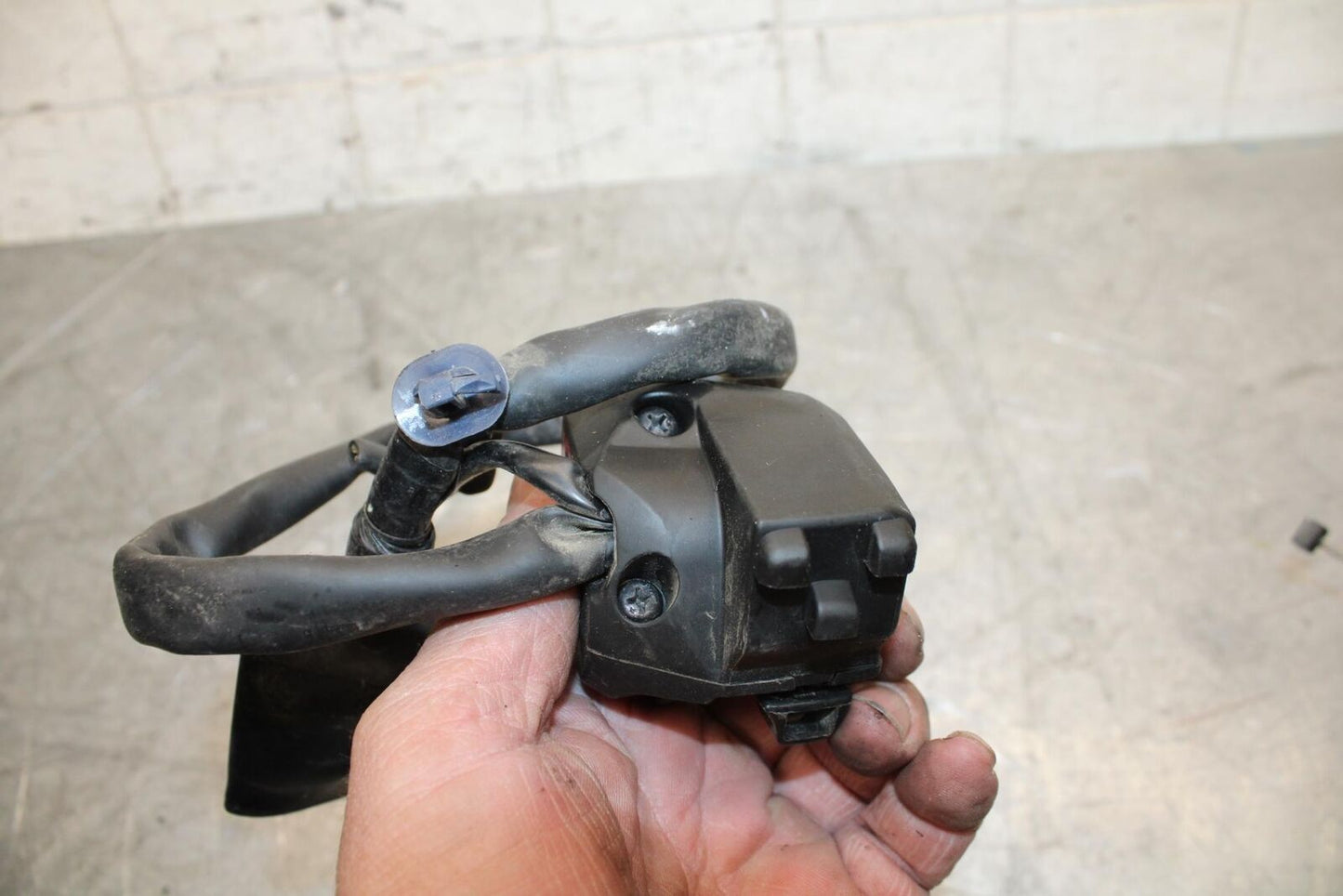 2016 Honda CBR500R LEFT CLIP ON HANDLE HORN SIGNALS SWITCH  BB45