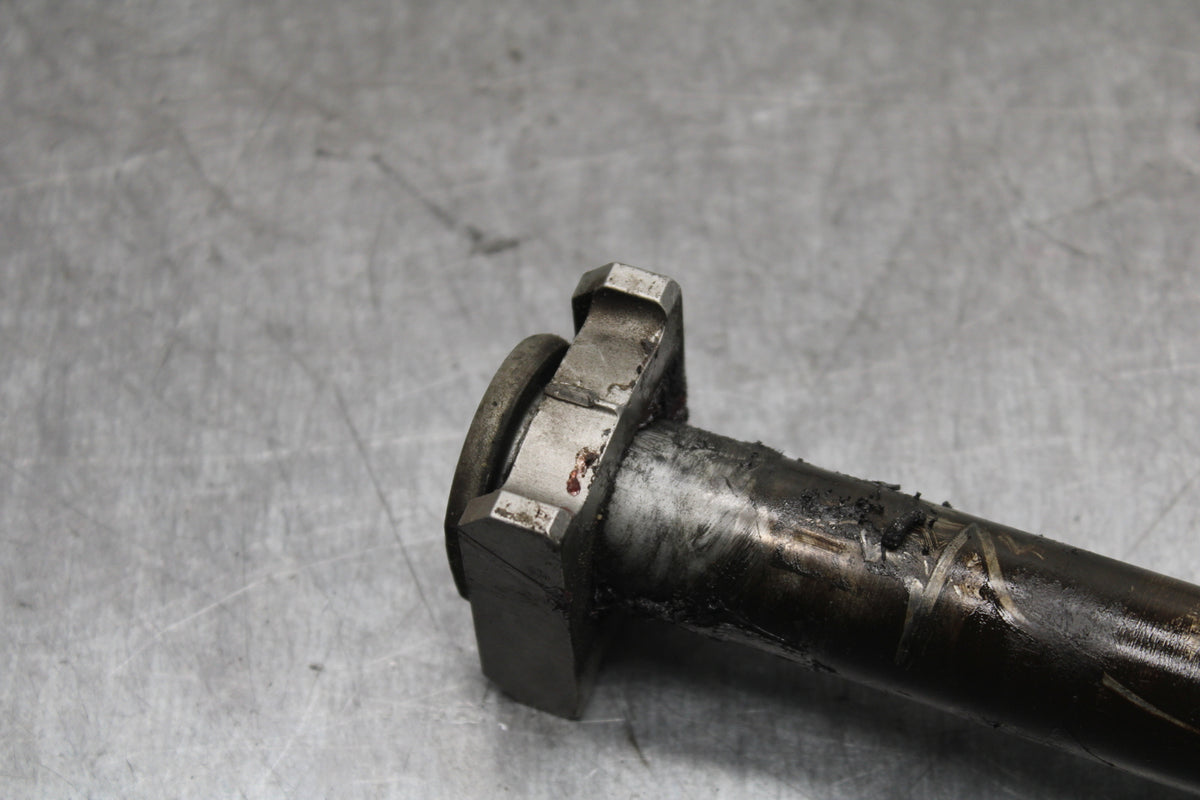 05-06 HONDA CBR600RR REAR AXLE BACK WHEEL RIM PIVOT BOLT AXEL BB727