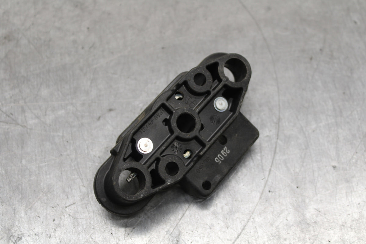 12-13 KAWASAKI Z1000 REAR PASSENGER SEAT LATCH LOCK ASSEMBLY BB743