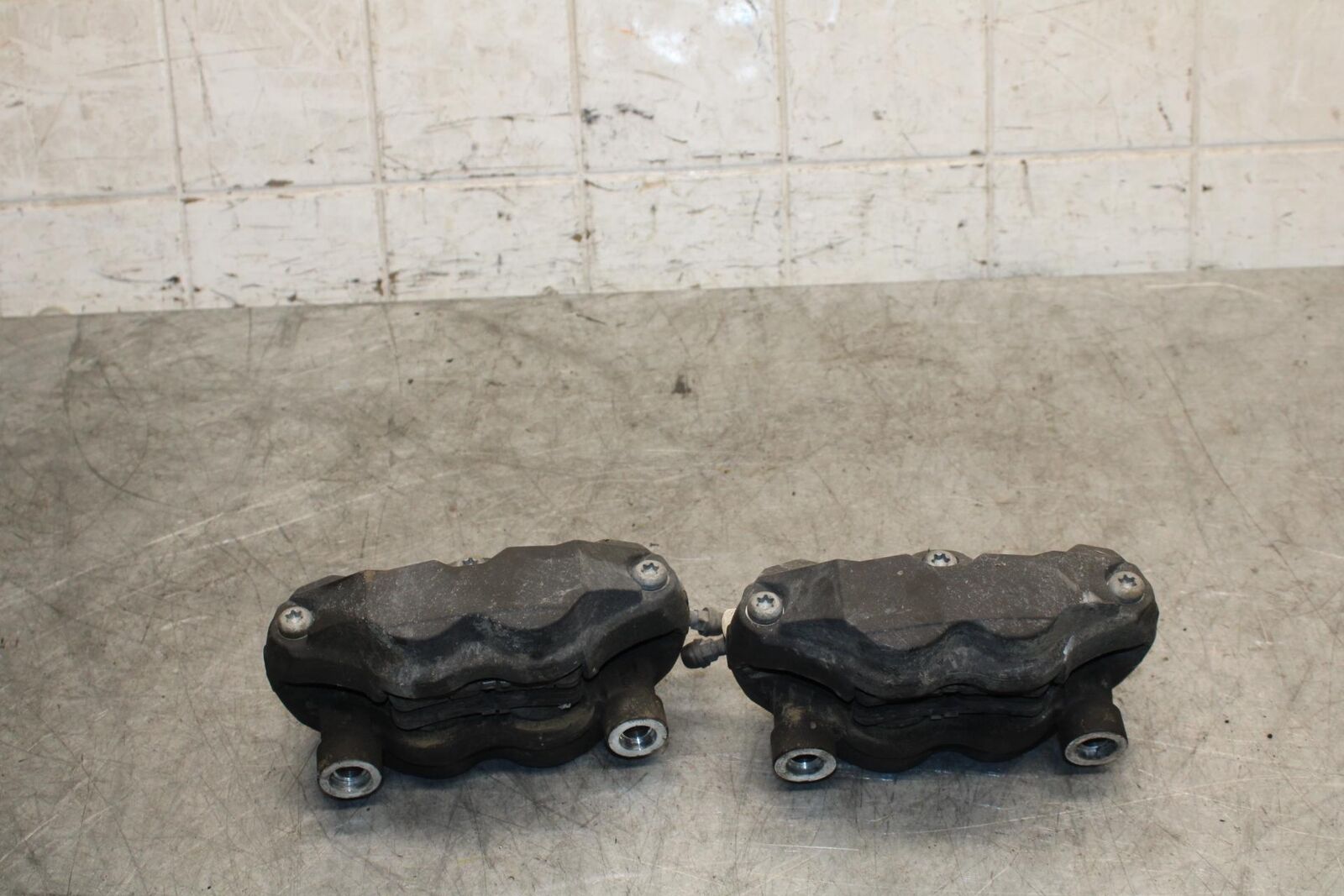 06-07 SUZUKI GSXR600 750 RIGHT LEFT FRONT BRAKE CALIPER SET PAIR CALIPERS BB543B