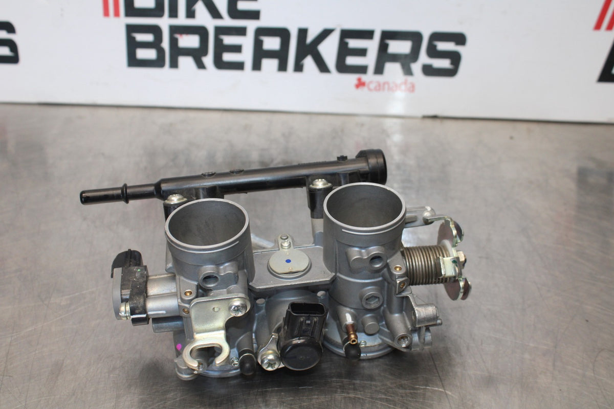 18-23 KAWASAKI NINJA 400 EX400 ABS MAIN FUEL INJECTORS / THROTTLE BODIES BB192