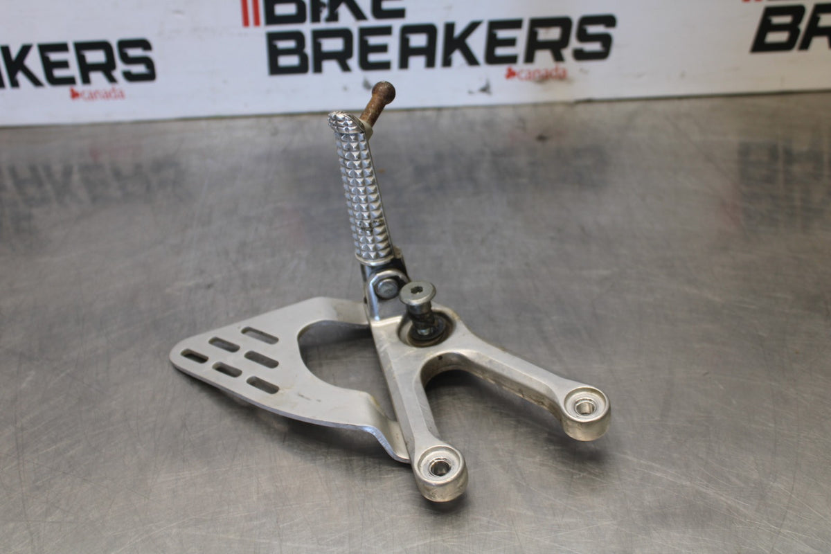 03-04 YAMAHA YZF R6 LEFT REARSET REAR SET DRIVER FOOT PEG REST STOP BB890