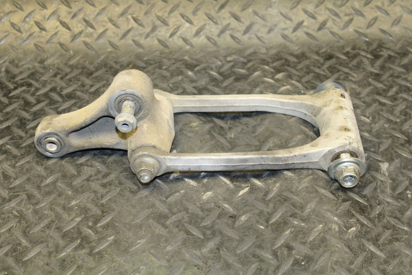 10 SUZUKI GSXR750 REAR DOGBONE SHOCK LINKAGE LINK BB190