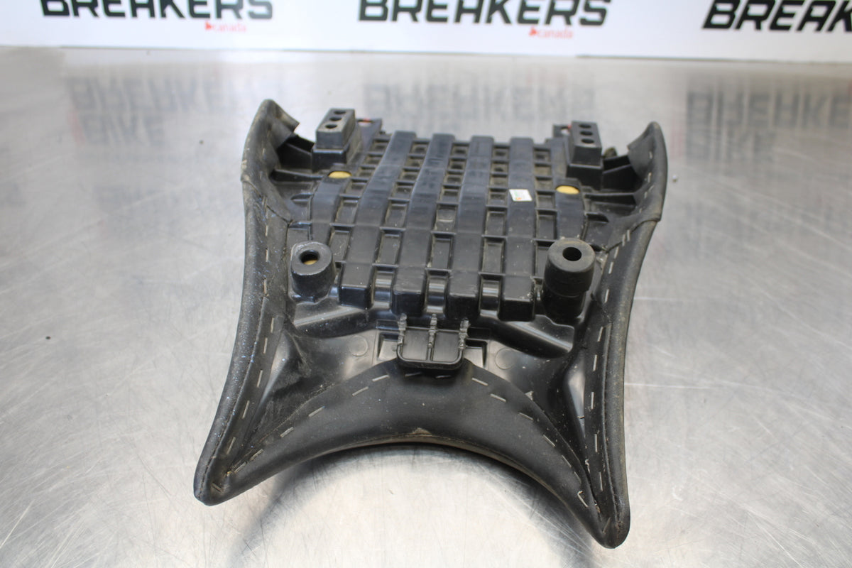 15-16 HONDA CB300F FRONT DRIVERS SEAT PAD SADDLE PILLION BB150