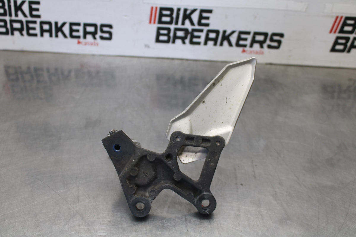 23-26 KAWASAKI NINJA ZX4RR LEFT REARSET REAR SET DRIVER FOOT PEG REST STOP BB898
