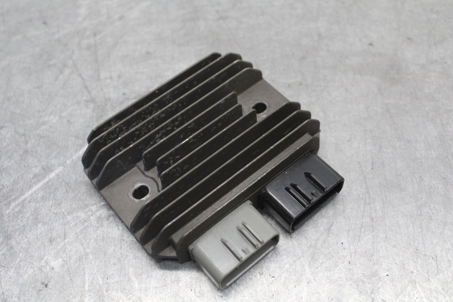 09-12 KAWASAKI NINJA ZX6R RECTIFIER VOLTAGE REGULATOR 21066-0028 BB698