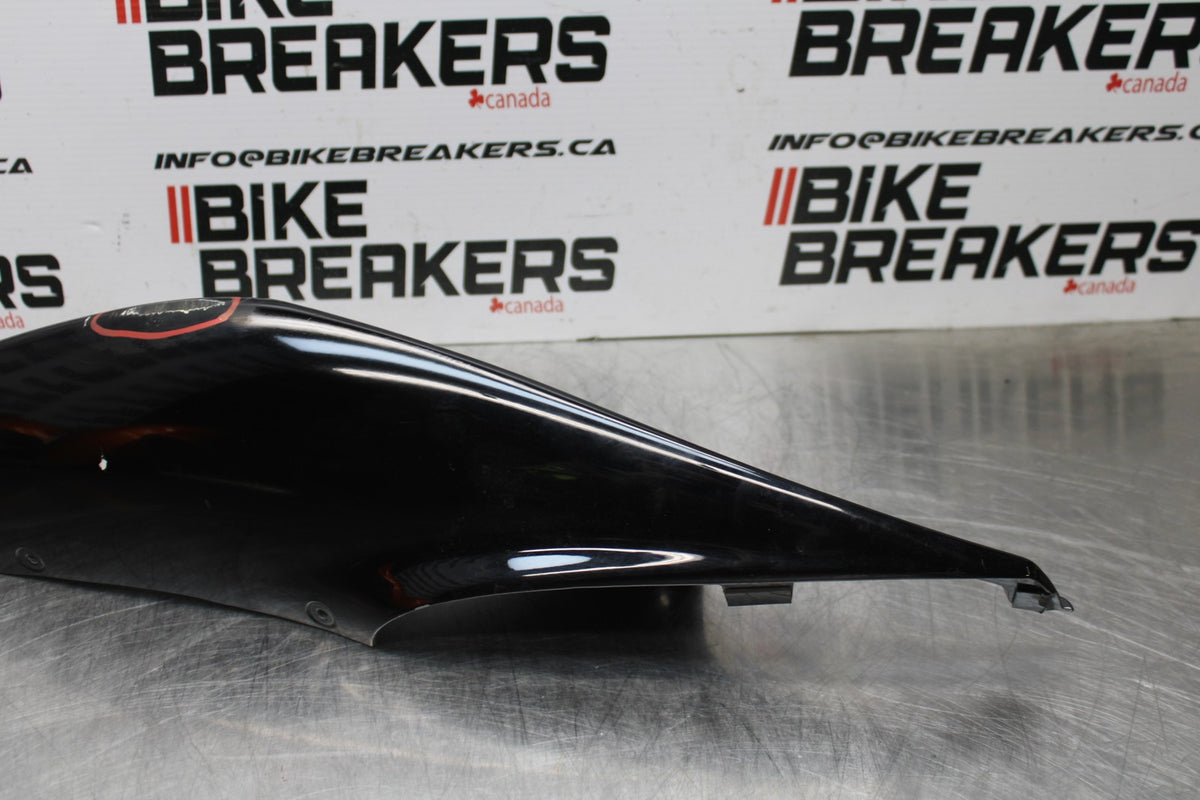 06-07 SUZUKI GSXR 600 RIGHT REAR BACK TAIL FAIRING COWL SHROUD BB178