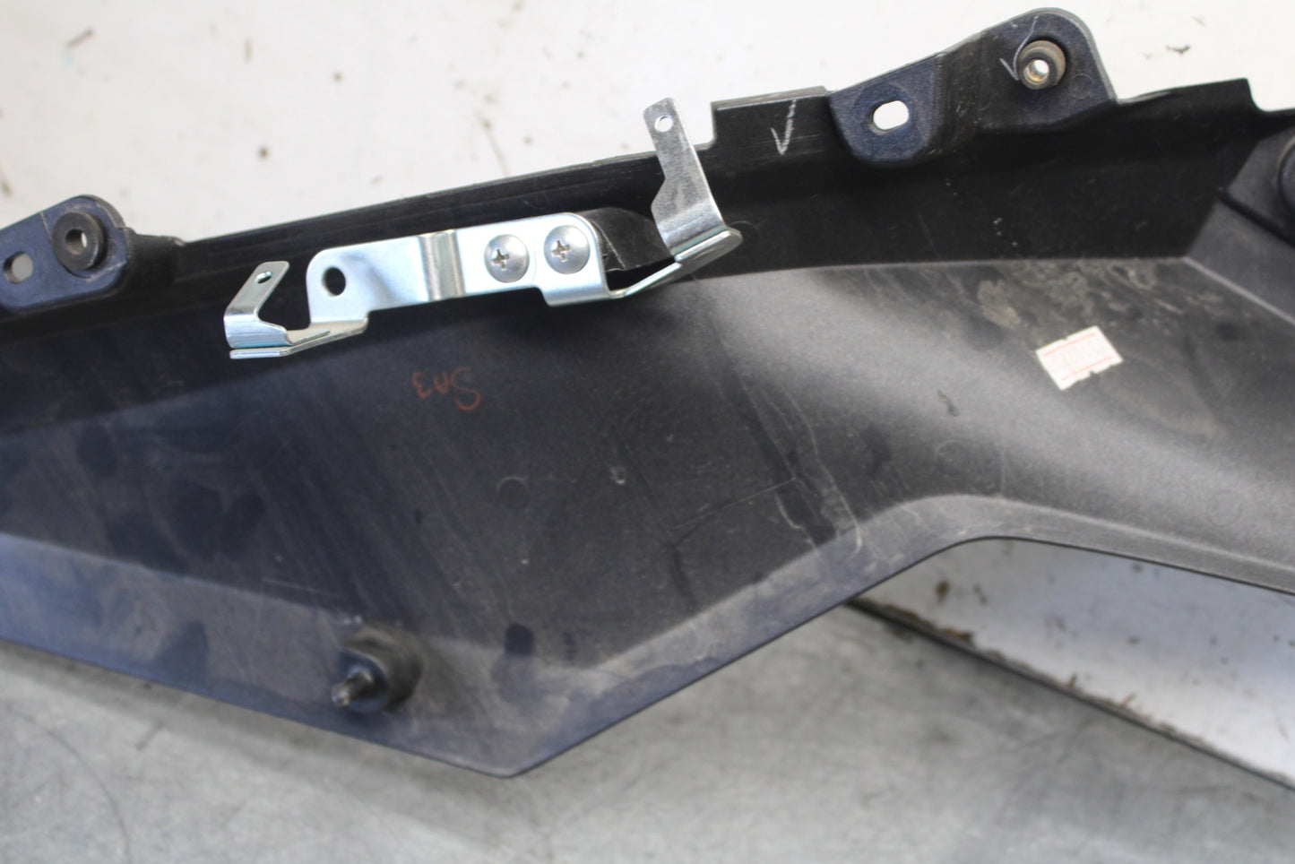 18-23 KAWASAKI NINJA 400 LEFT MID UPPER SIDE FAIRING COWL PLASTIC BB679