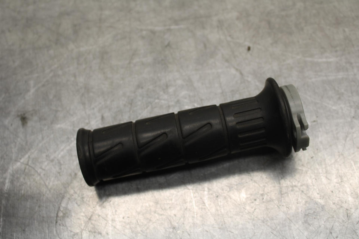 15-16 KAWASAKI EX300 RIGHT THROTTLE GRIP BB635