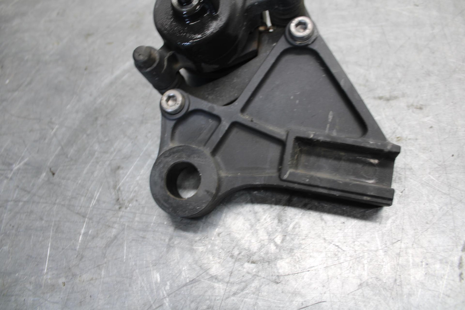 2008 Kawasaki Ninja ZX10R ZX1000E REAR BACK BRAKE CALIPER W MOUNT BRACKET BB524