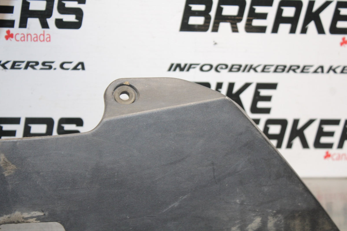 04-06 YAMAHA YZF R1 LEFT LOWER BOTTOM BELLY SIDE FAIRING COWL BB432