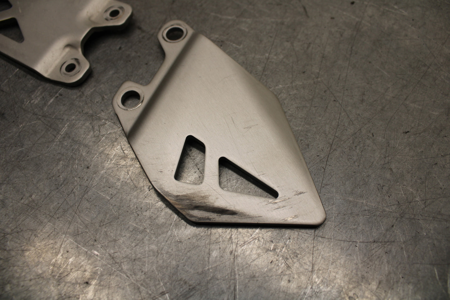 16 KAWASAKI NINJA ZX10R RIGHT LEFT PAIR HEEL GUARD COVER  BB650