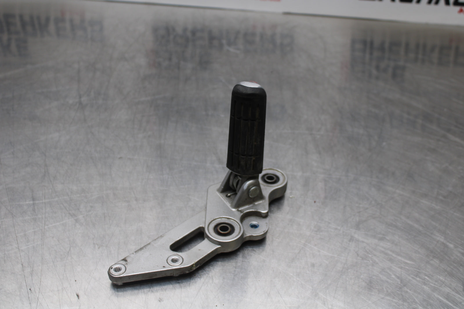 14-17 YAMAHA FZ07 LEFT REARSET REAR SET DRIVER FOOT PEG REST STOP BB162